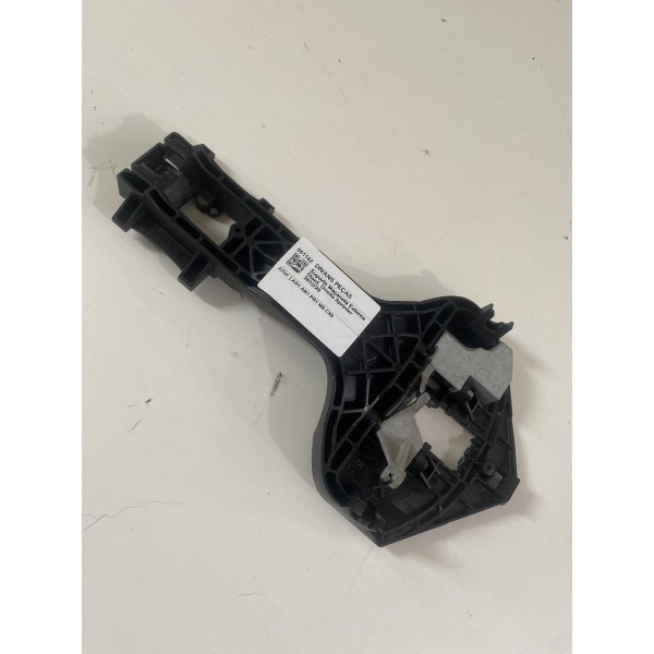 Suporte Maçaneta Externa Diant. Direita Sprinter 2012/20 Dianteira