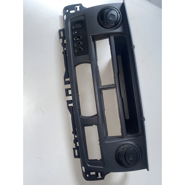 Acabamento Mold. Painel Central C/ Detalhe Master 2008 /2013 Preto