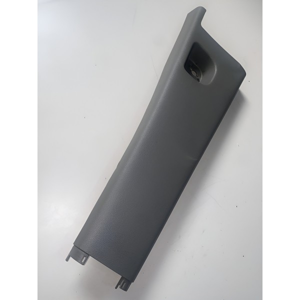 Acabamento Coluna Interna Esq. Master 2006/2009