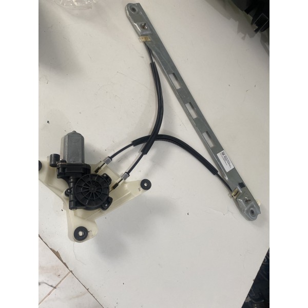 Máquina Vidro Elétrico Diant. Dir. C/ Motor Master 2014/2022