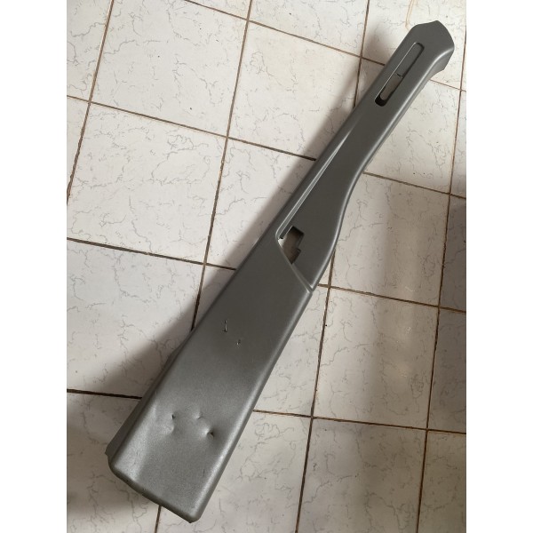 Acabamento Coluna Central Esq. C/ Detalhe Master 2014/2022