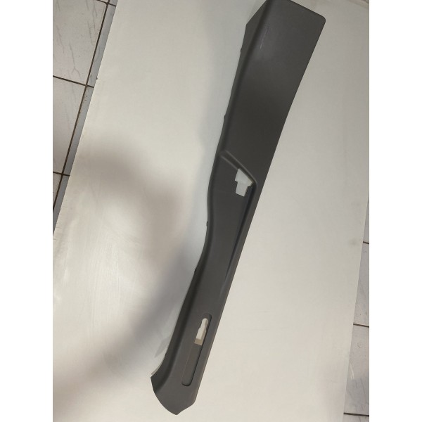 Acabamento Mold. Coluna Central Esq. Master 2014/21 Semi Nova