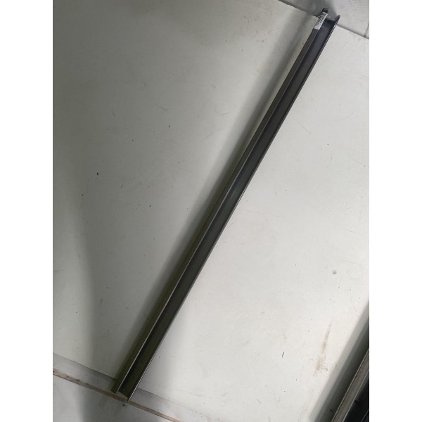 Trilho Central Da Porta Corrediça M Benz Sprinter 1997/2011