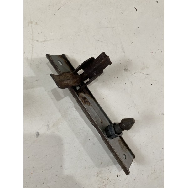 Fechadura Trinco Superior Capô Master 2.5 2.8